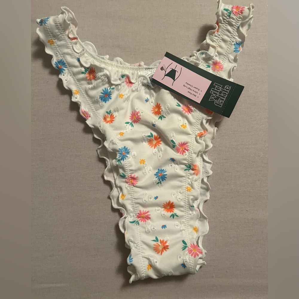 Wild Fable Floral Ruffle One Piece Swimsuit Cheeky Adjustable Straps White XXS N